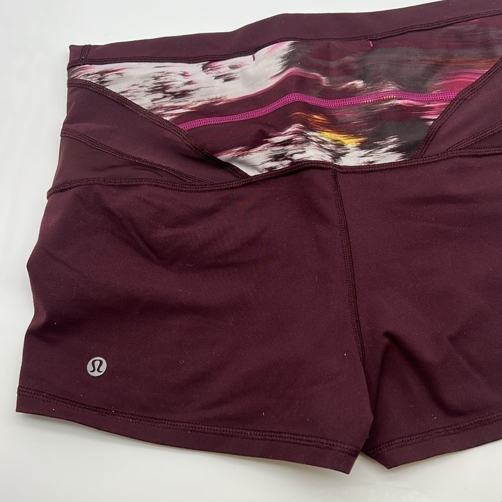 LULULEMON BOOGIE SHORTS Bordeaux Drama Berry Rumble REVERSIBLE size 10 - Picture 3 of 4